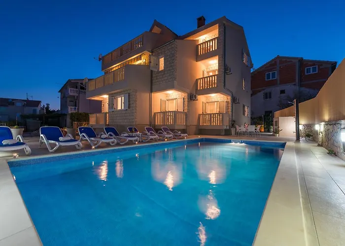 Apartments Pralija
