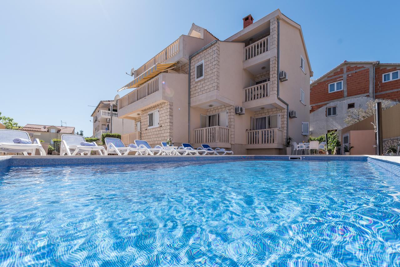 Apartment Pralija *